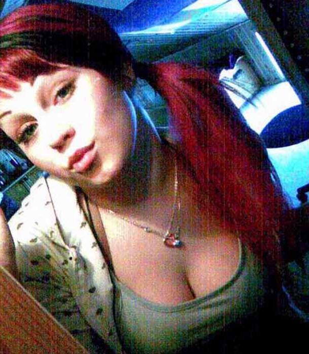 15P Pictures of gorgeous alt girlfriends showing off