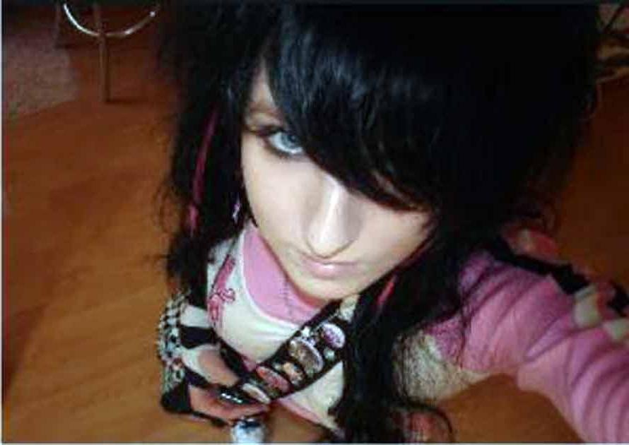 15P Picture selection of sexy amateur alternative chicks