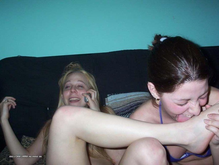 15P Pictures of horny and drunk girlfriends experimenting with pussy