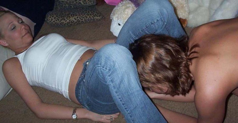 15P Pictures of horny and drunk girlfriends experimenting with pussy