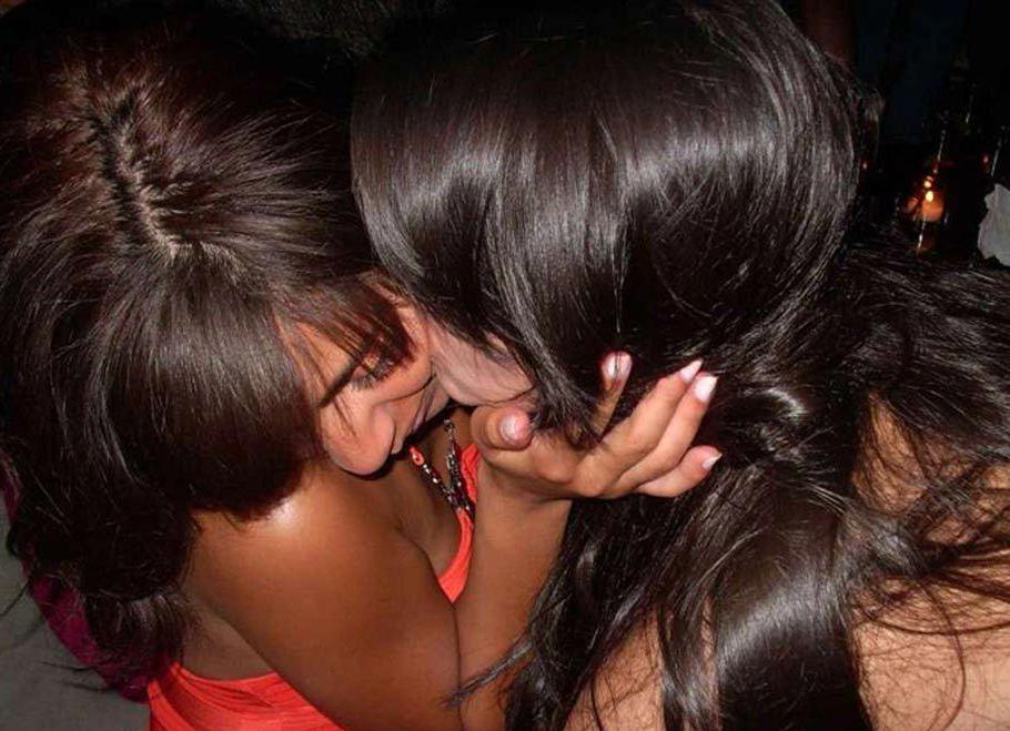 16P Pictures of hot drunk teens going wild