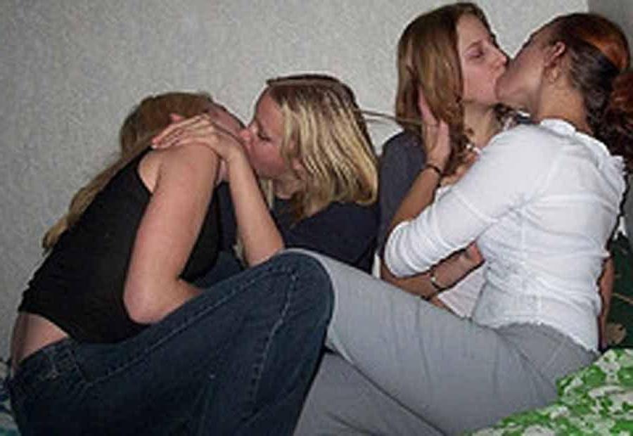15P Pictures of drunk girlfriends experimenting