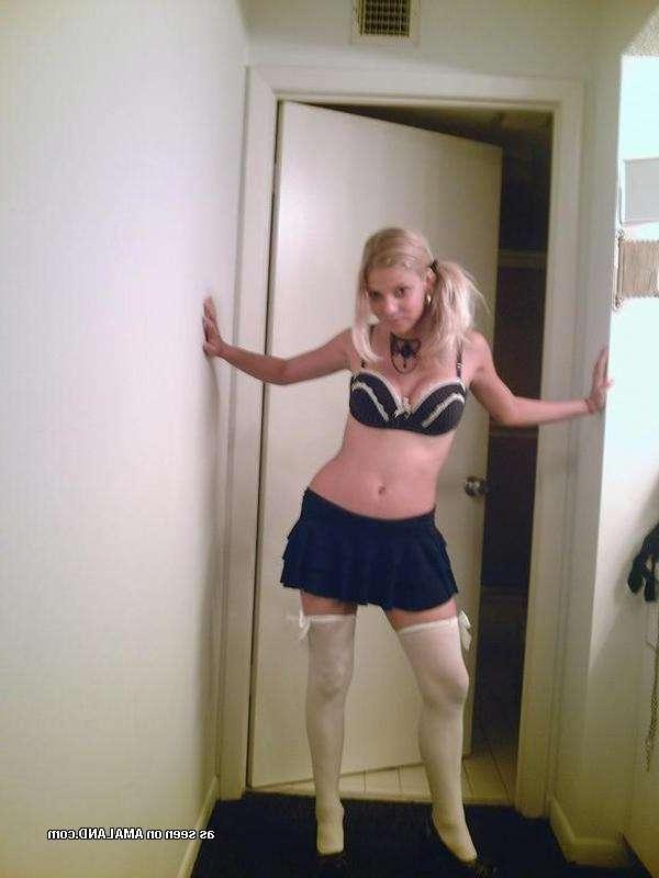 16P Blonde amateur chick self-shooting and playing dress up