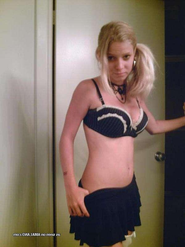 16P Blonde amateur chick self-shooting and playing dress up