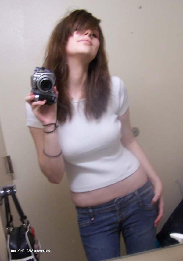 16P Pictures of a hot brunette girl taking pics of herself