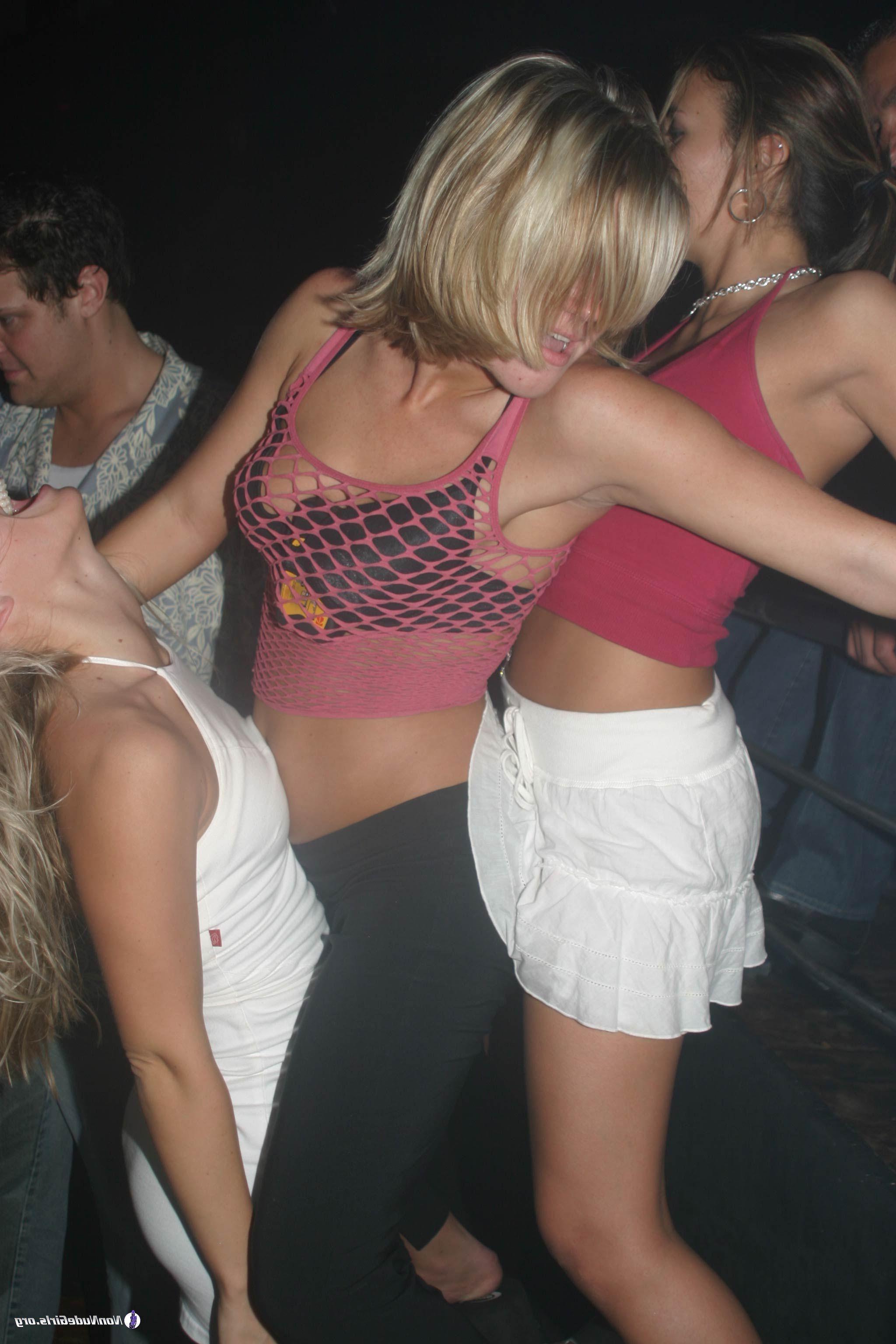 20P Pictures of slutty teens partying on spring break