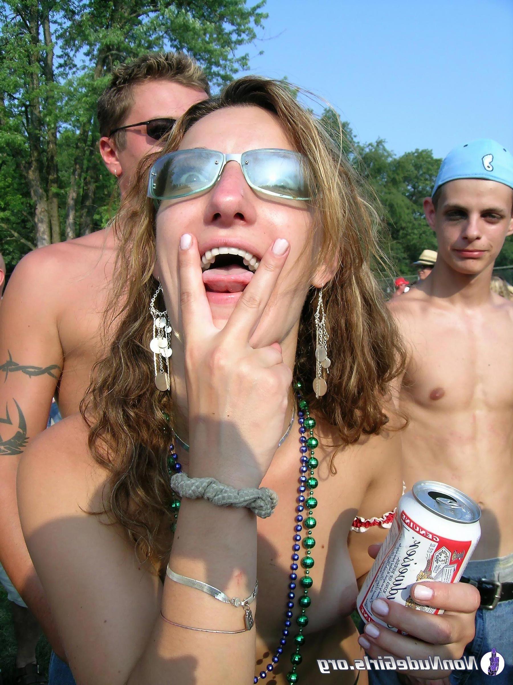 20P Pictures of naughty coeds drunk, horny and slutty