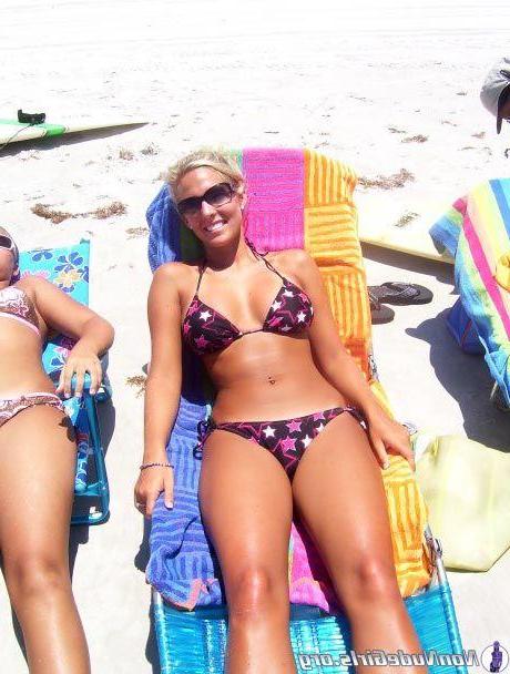 20P Pictures of sexy coeds slutting out on spring break
