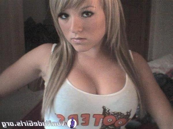 19P Pictures of beautiful girls getting drunk and horny
