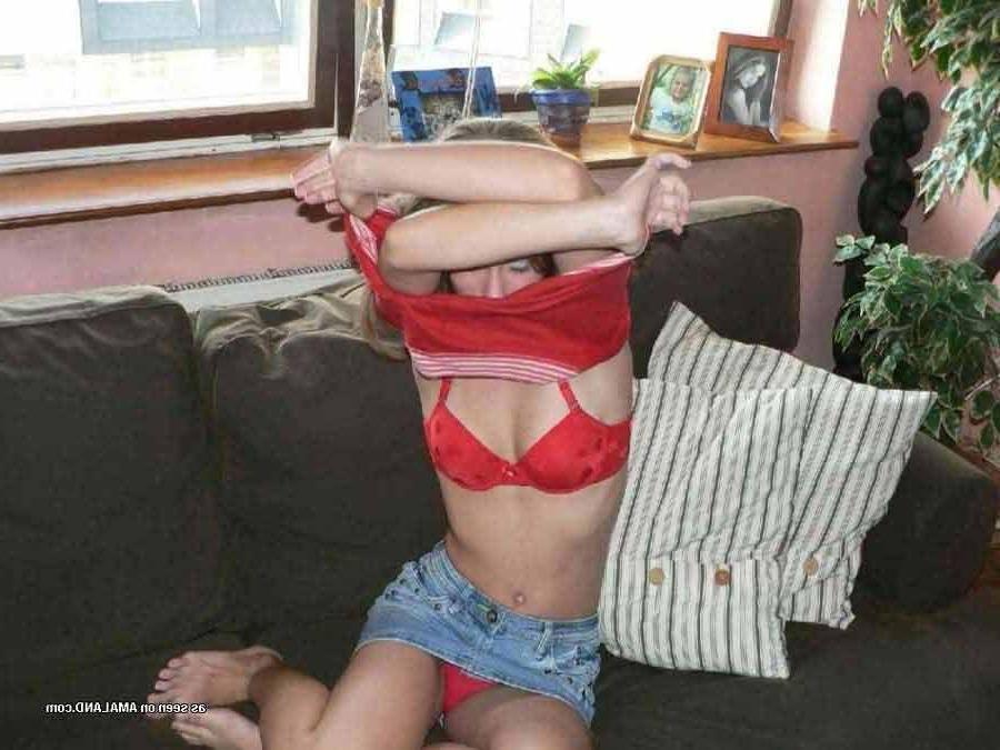 16P Pictures of a hot gf showing her hot body