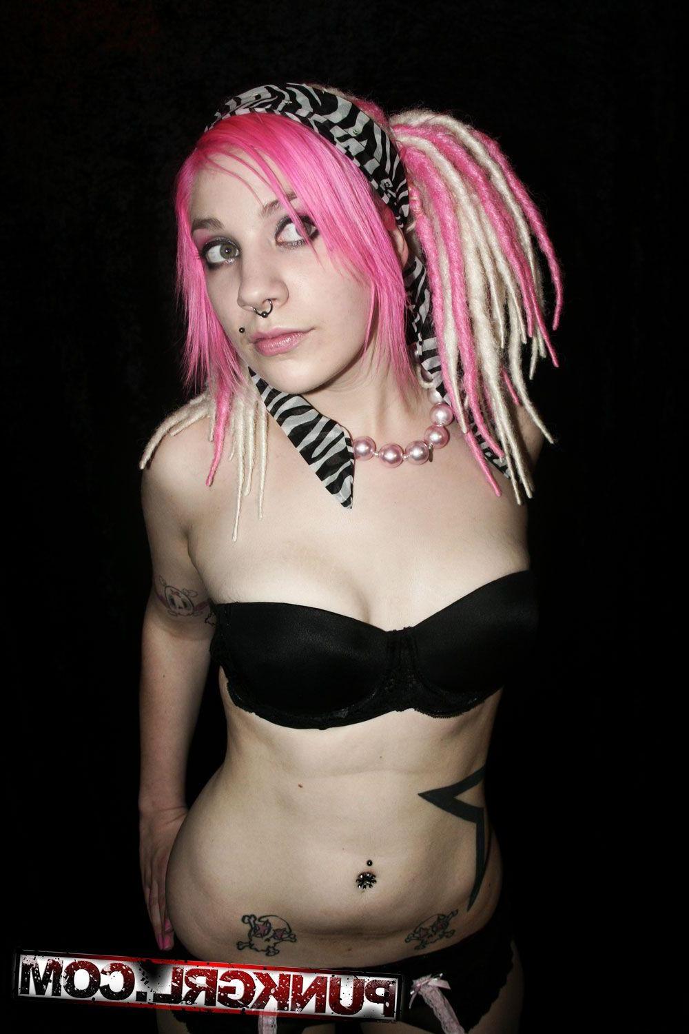13P Pictures of teen punk Lucy showing her sexy body