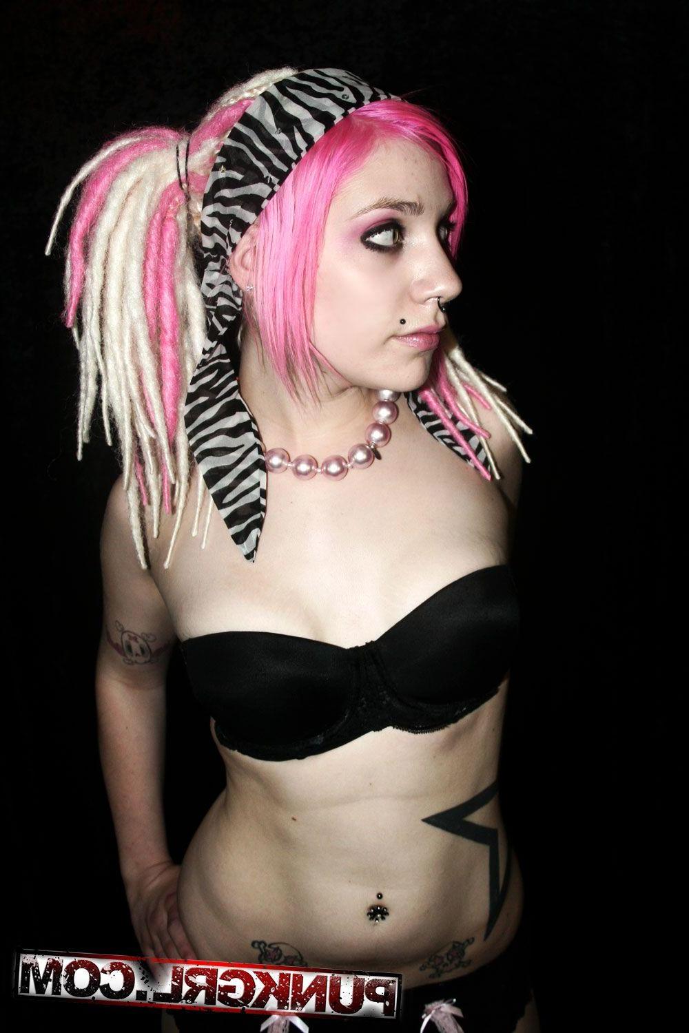 13P Pictures of teen punk Lucy showing her sexy body