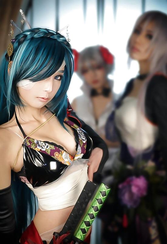 17P Sexy Korean Cosplay Girls
