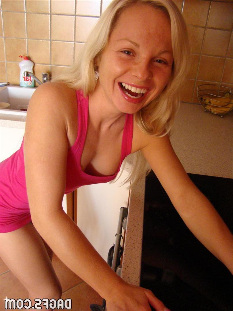 12P Blonde GF Sharka gets naked in the kitchen
