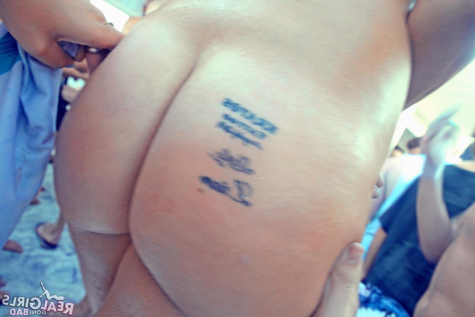 12P Hot college coeds go wild on a boat party