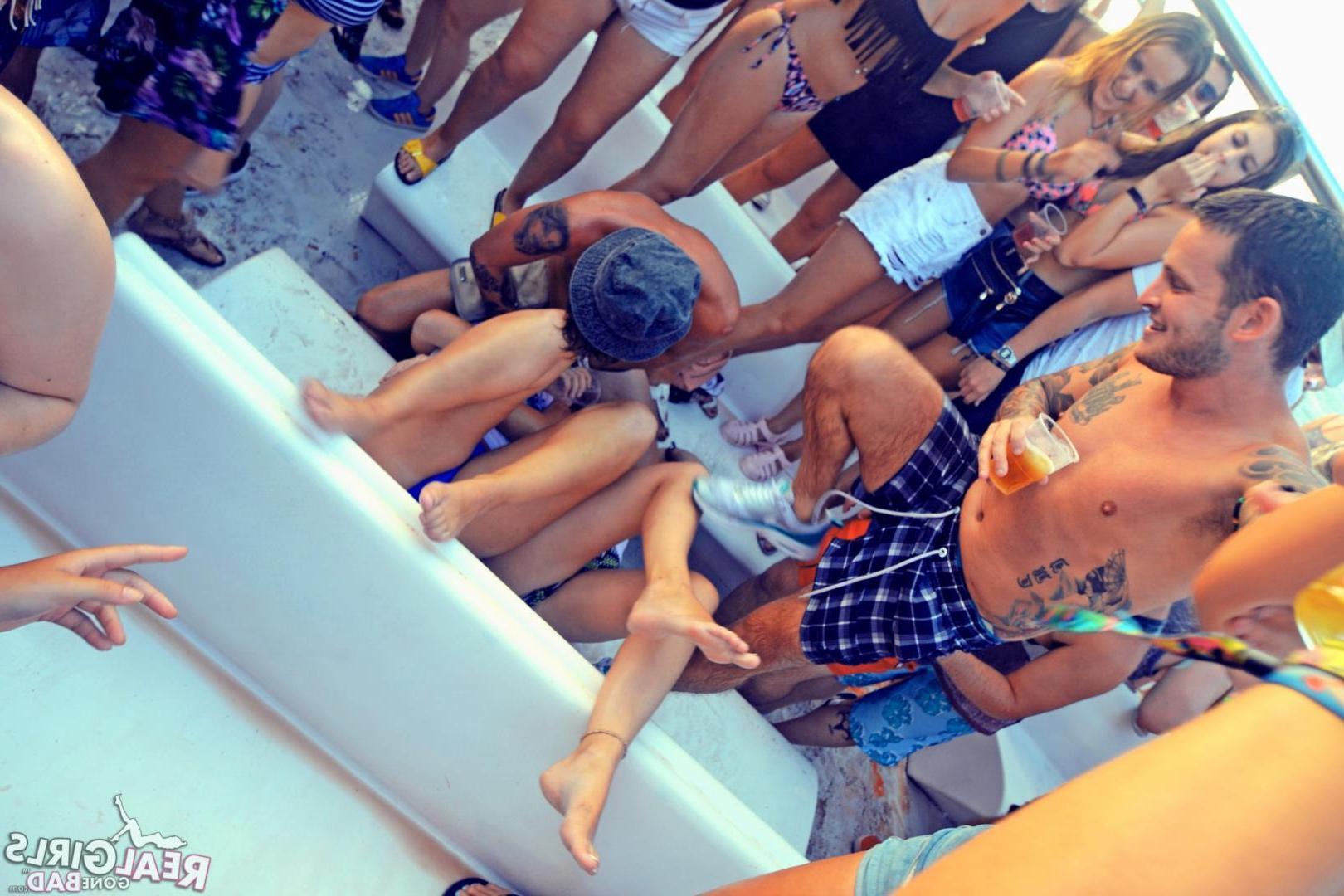 12P Hot college coeds go wild on a boat party