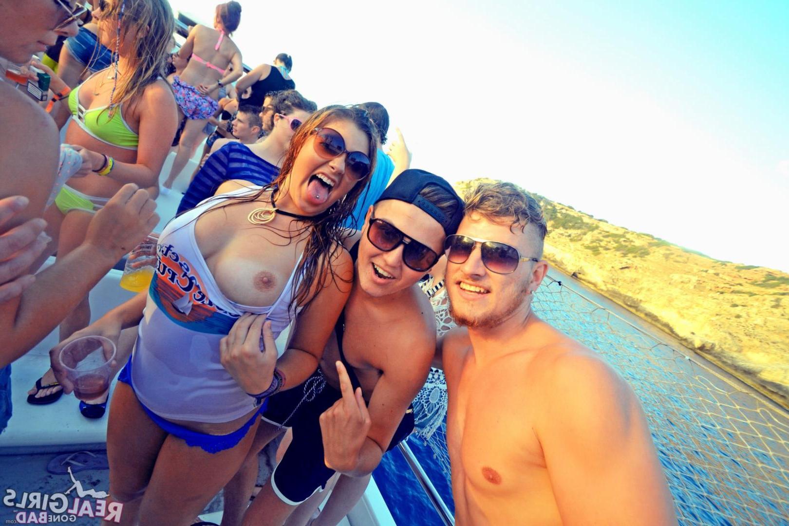 12P Hot college coeds go wild on a boat party