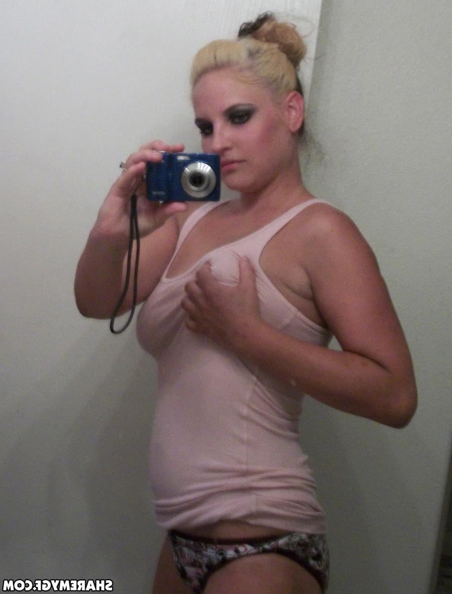 12P Horny GFs take pics of their busty boobies