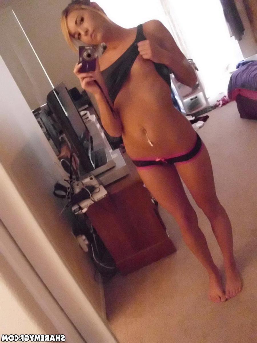 20P Blonde coed takes hot selfies in her bedroom