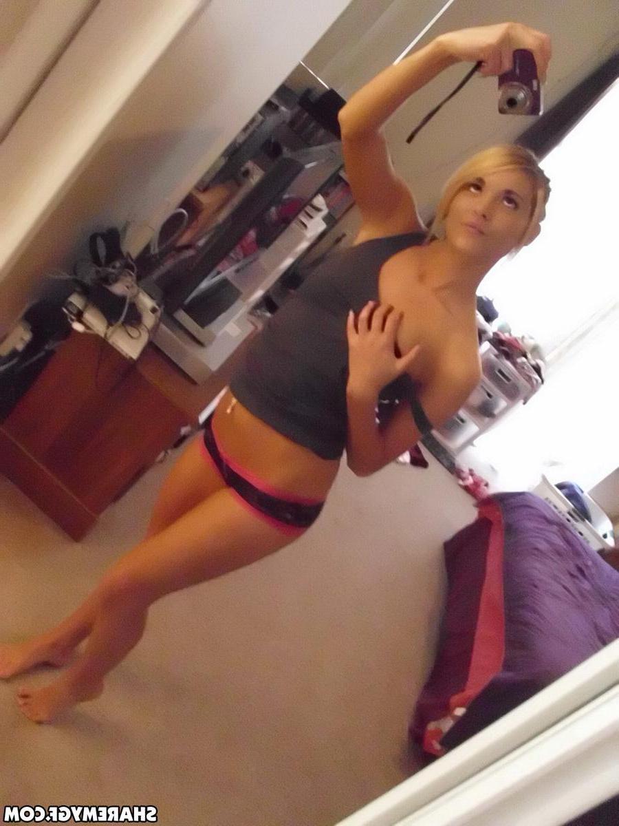 20P Blonde coed takes hot selfies in her bedroom