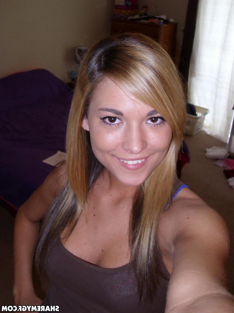 20P Stunning blonde coed takes selfies for you in her bedroom
