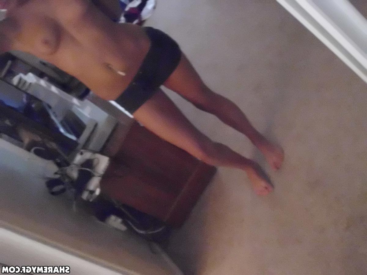 20P Stunning blonde coed takes hot selfies of her tight body