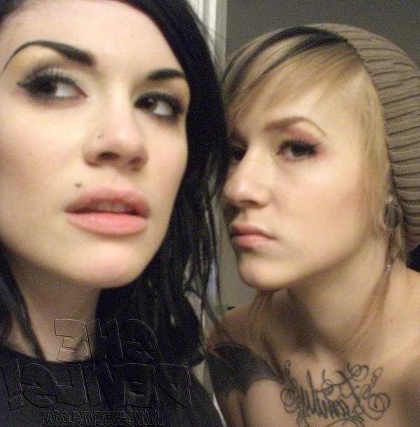 12P Pictures of hot tattooed girlfriends showing off