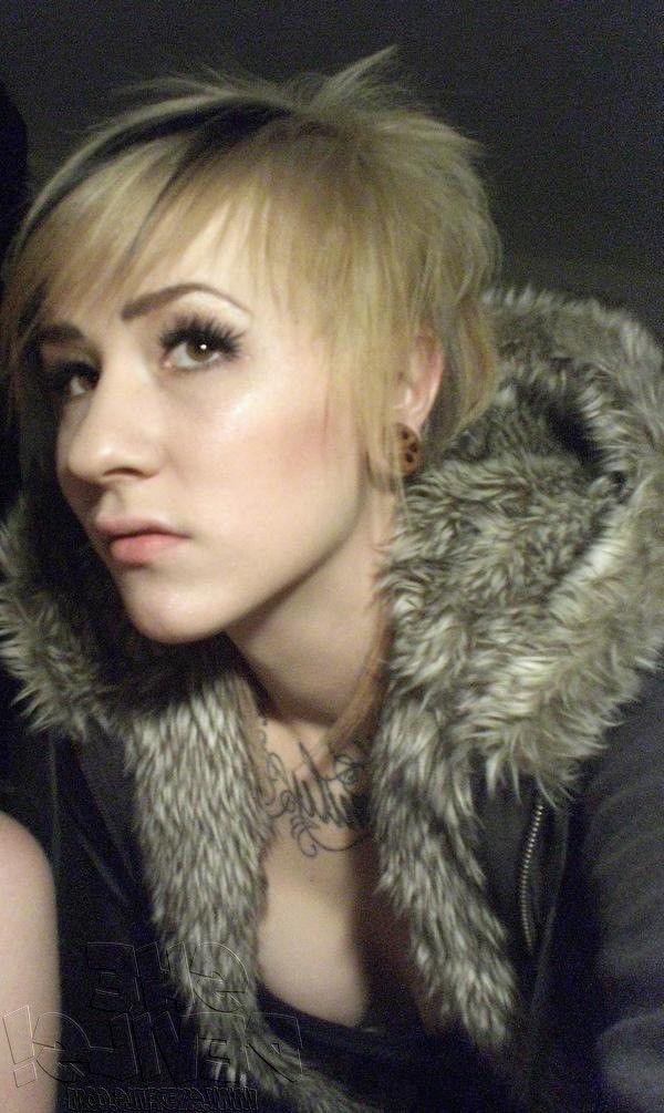 12P Pictures of hot tattooed girlfriends showing off