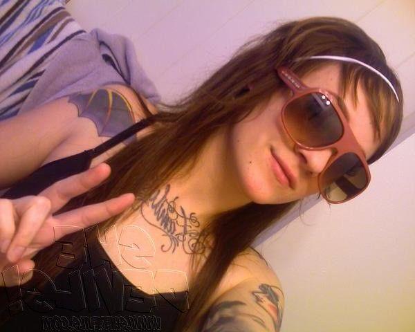 12P Pictures of hot tattooed girlfriends showing off