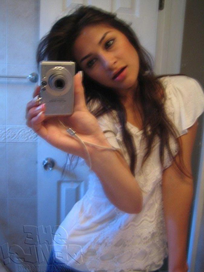 14P Pictures of a hot amateur girl stripping for you