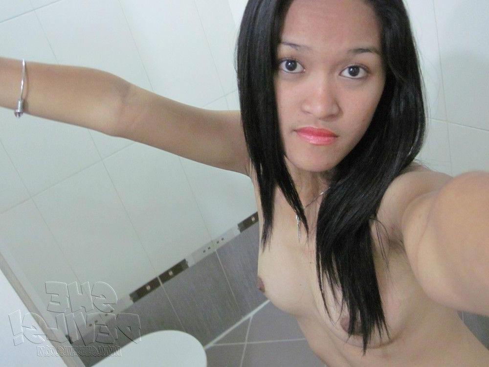 15P Pictures of a hot asian teen gf taking pics of herself