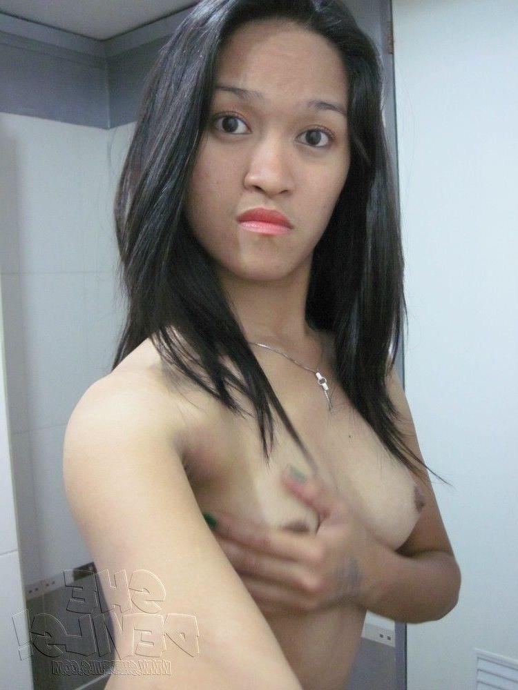 15P Pictures of a hot asian teen gf taking pics of herself