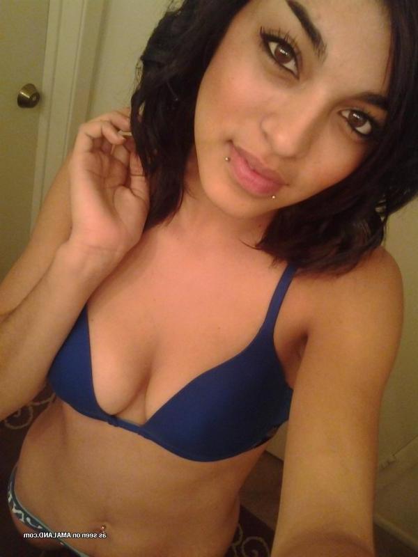 14P Gorgeous GF displays her fine body while selfshooting