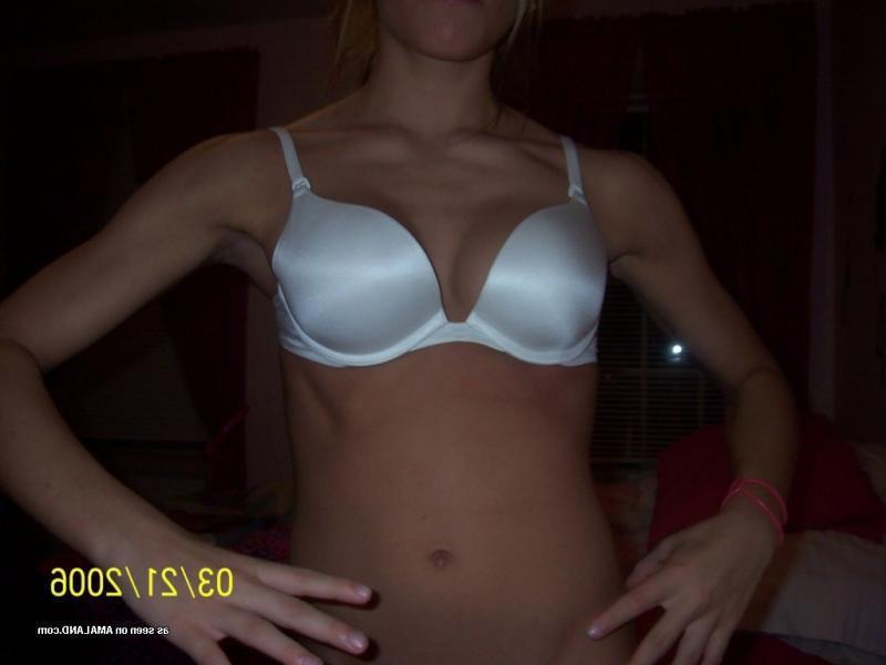 14P Amateur sexy honey displaying her nice breasts