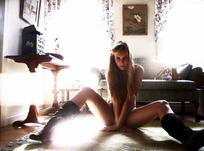 14P Naughty blonde GF showing off her hot sexy body