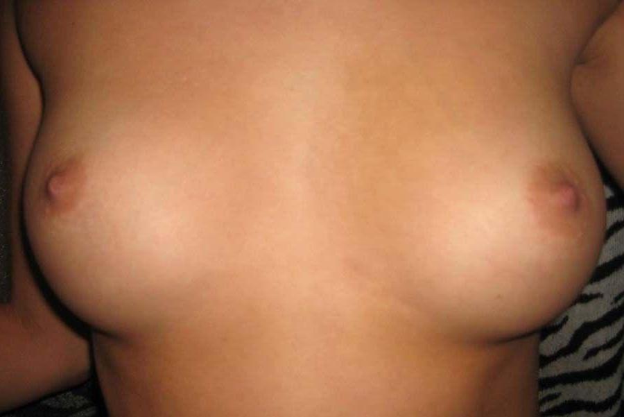 15P Pictures of a horny gf showing her naked body