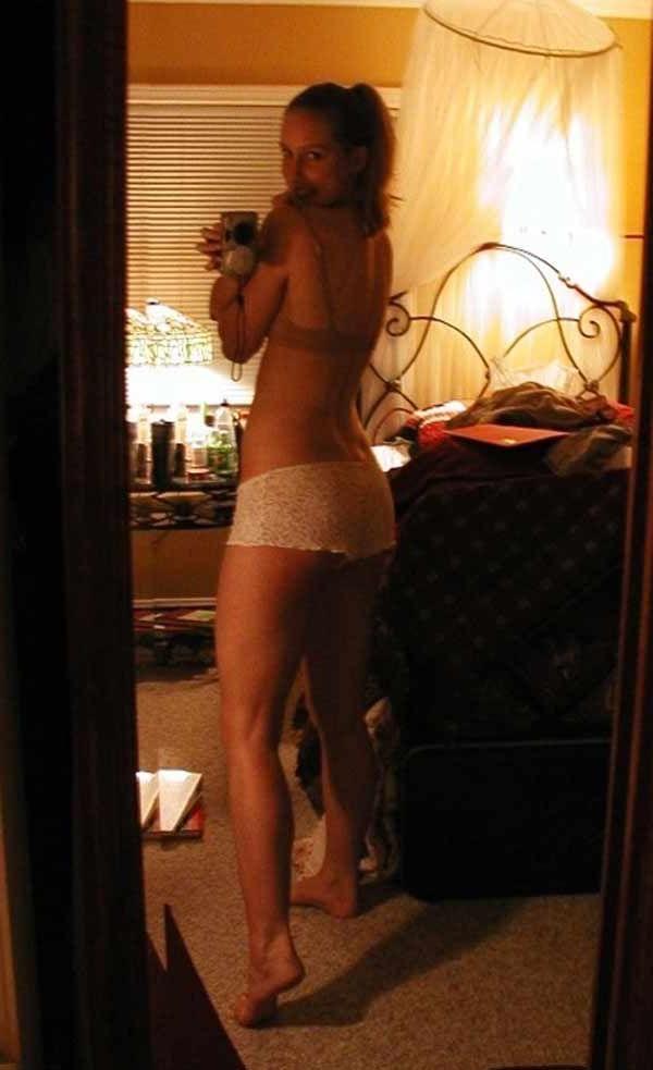 14P Pictures of hot girlfriends showing their sexy bodies