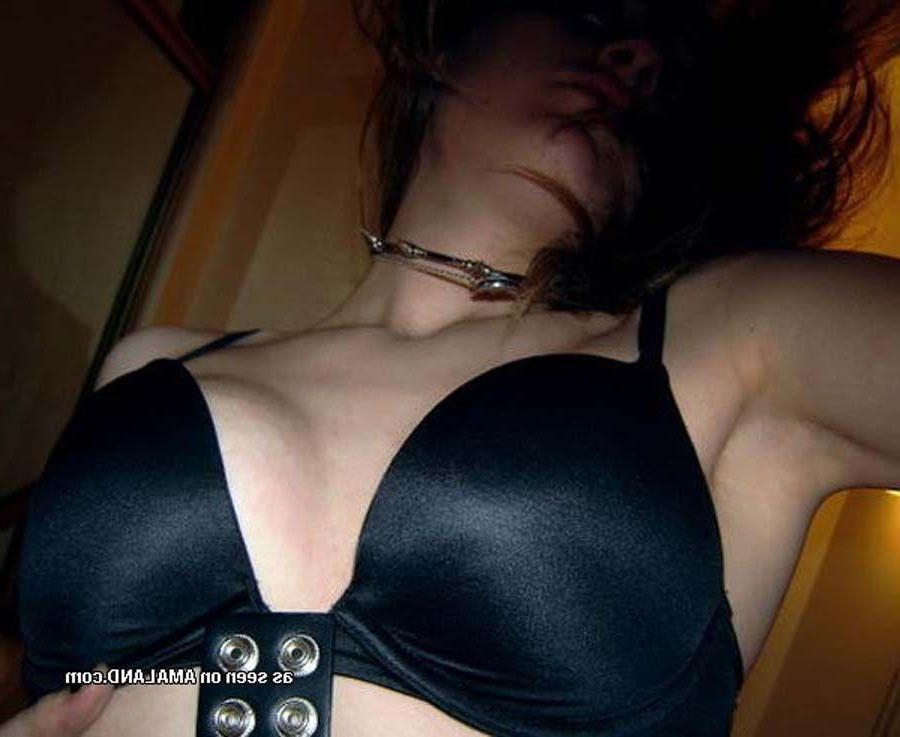 15P Pictures of teen girls showing her hot body