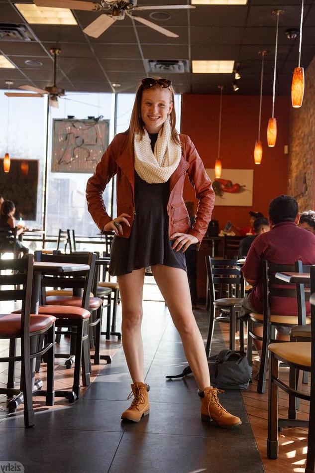 8P Redhead teen Abby Vissers teases in her dress