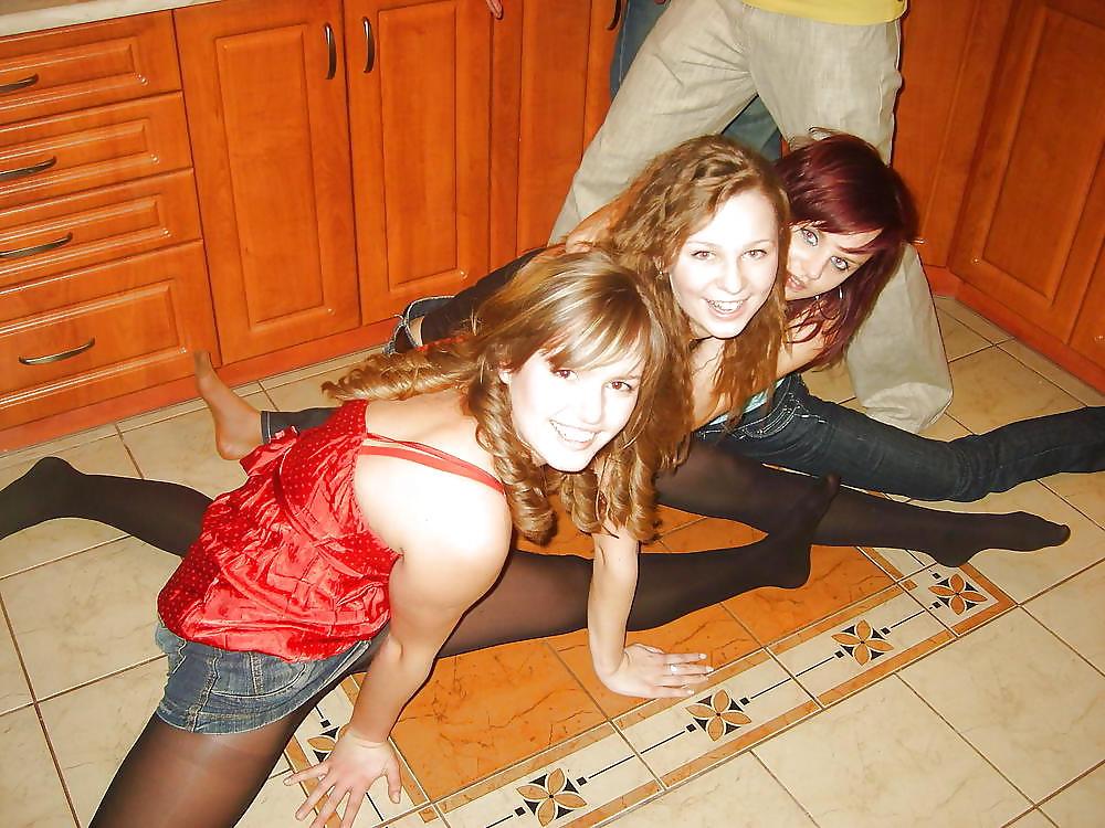 19P Amateurs in Stockings & Pantyhose