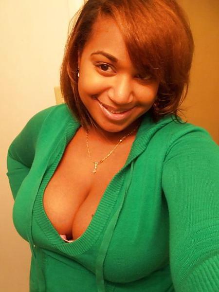 25P Ebony Busty Internet Amateur Young Set 4