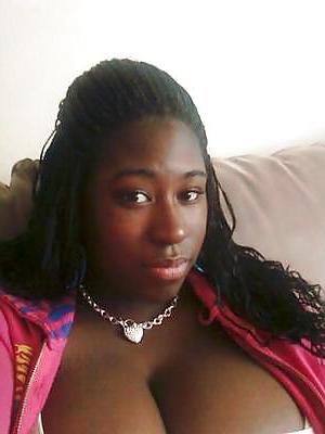 25P Ebony Busty Internet Amateur Young Set 4