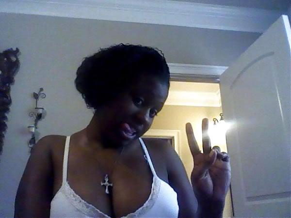 25P Ebony Busty Internet Amateur Young Set 4