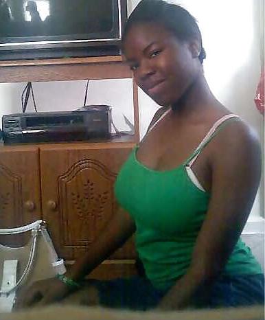 25P Ebony Busty Internet Amateur Young Set 4