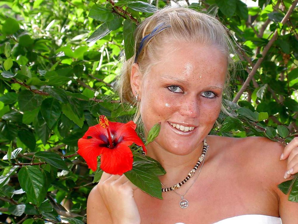 25P Sweet Freckled Swiss Girl, Suesses schweizer Maedchen