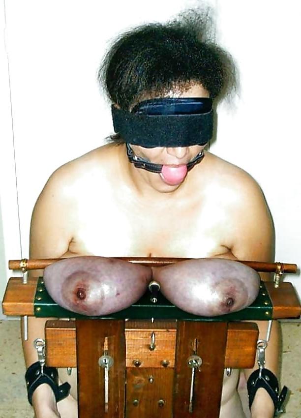4P Tits in pain