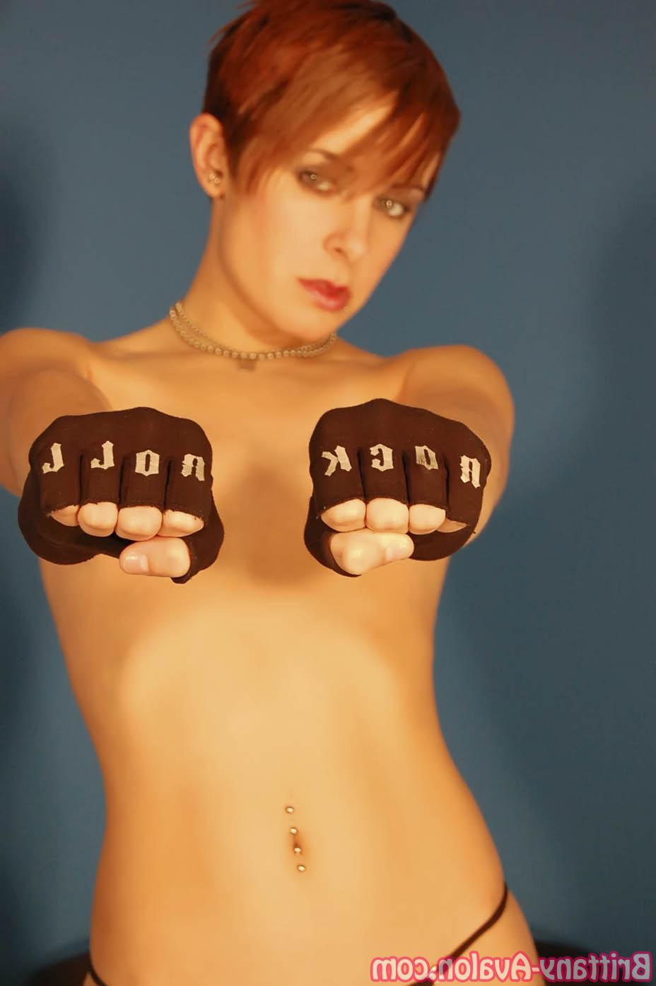 13P Pictures of Brittany Avalon teasing with her hot body