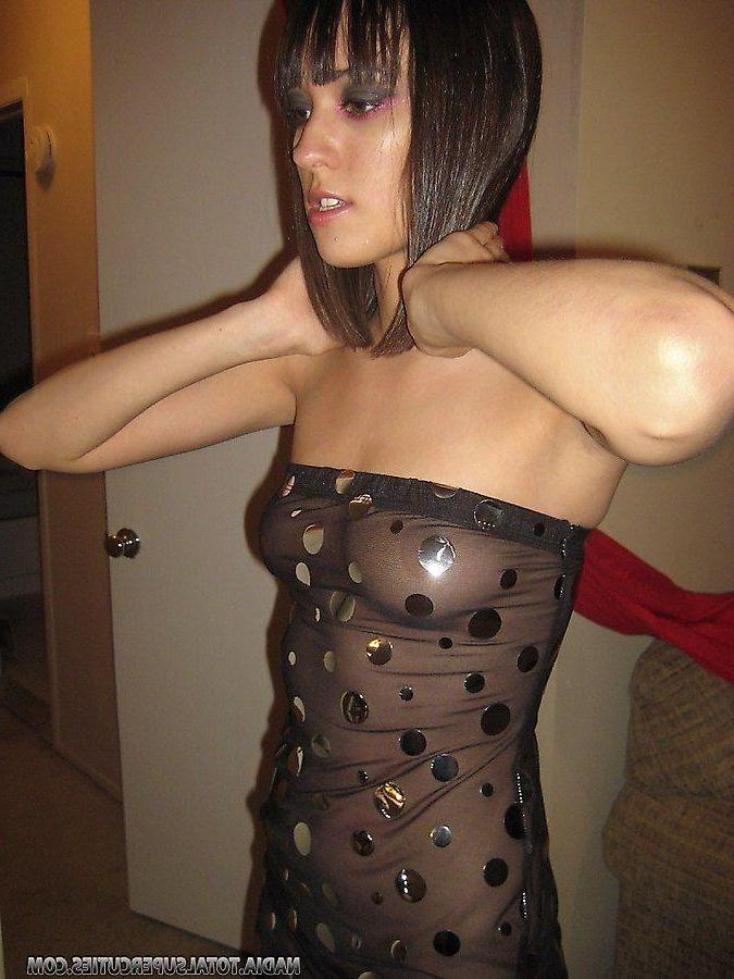 20P Pictures of Nadia getting ready for a sexy night on the town