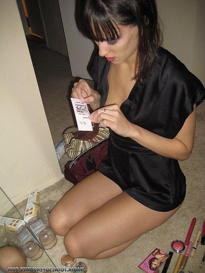 20P Pictures of Nadia getting ready for a sexy night on the town