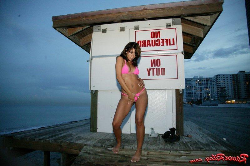 16P Sexy Raven Getting Naked On A Beach